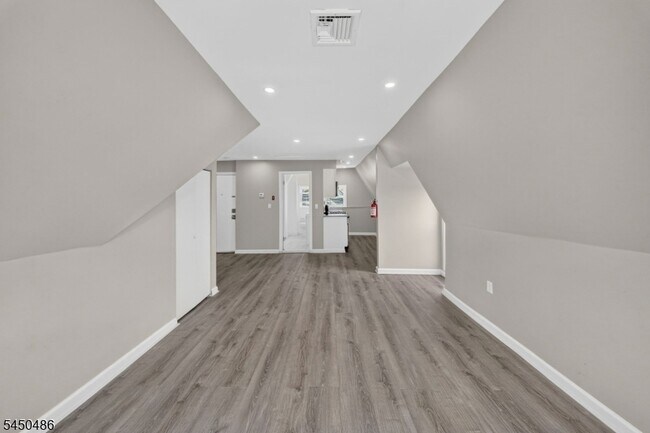 Building Photo - 467 Summer Ave