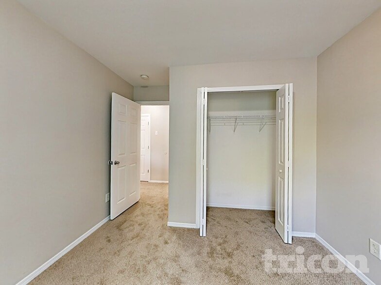 Building Photo - 3728 Charterhall Ln