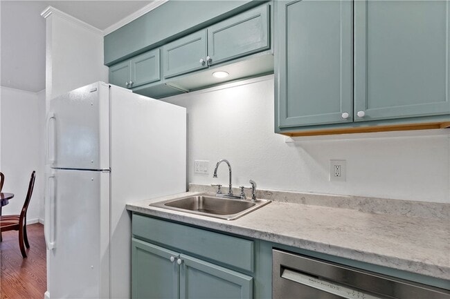 Building Photo - 1900 Dartmouth St