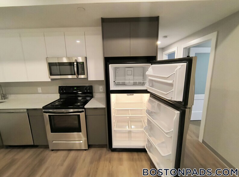 Building Photo - 100 Hemenway St