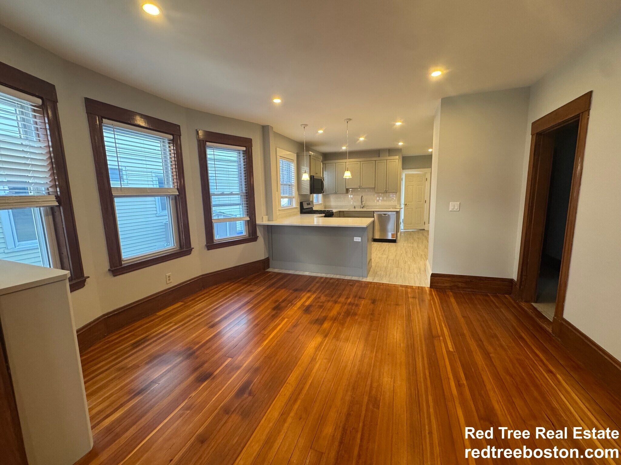 Building Photo - 69 Turner St