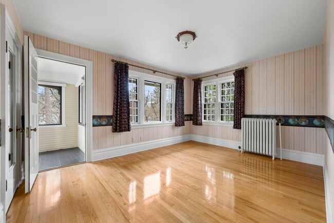Building Photo - 2407 S Garfield St