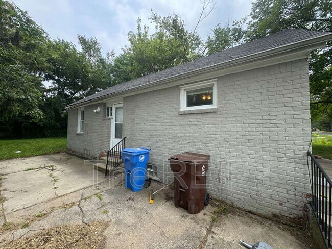 Building Photo - 3251 Spruce St