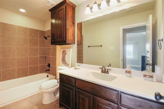 Building Photo - 230 Sandy Way