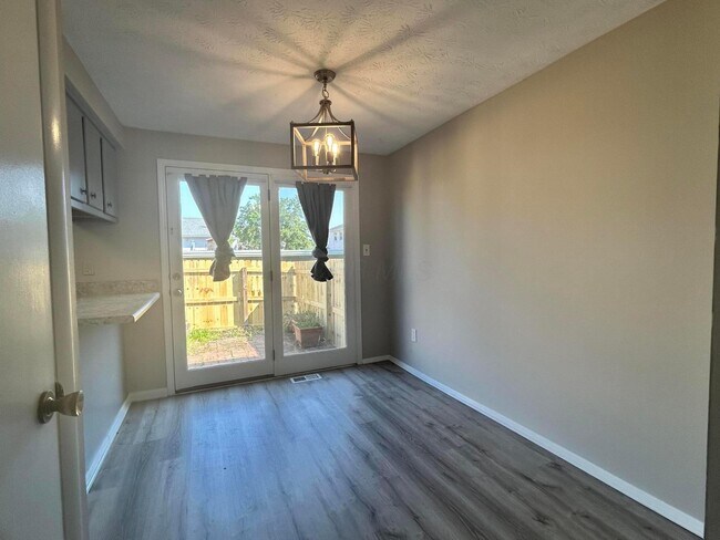 Building Photo - 2846 Avati Dr