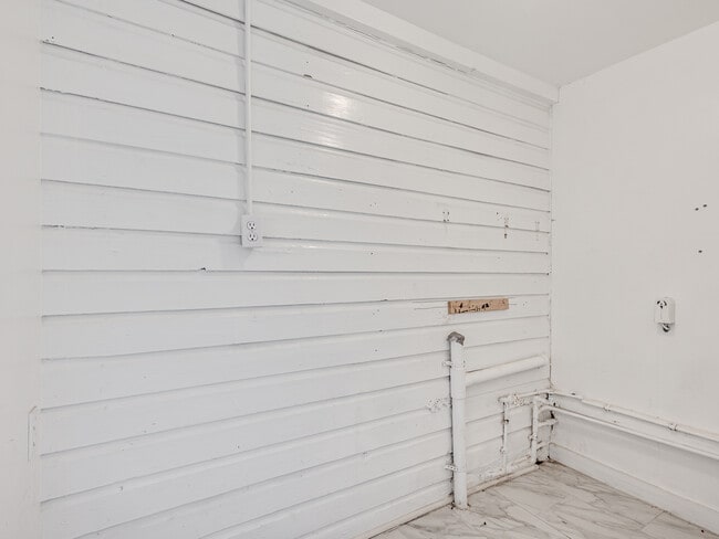 Building Photo - 5810 NW 41st St