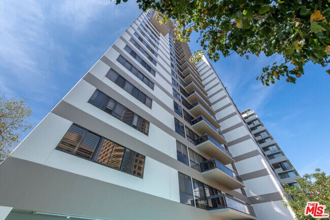 Building Photo - 10445 Wilshire Blvd