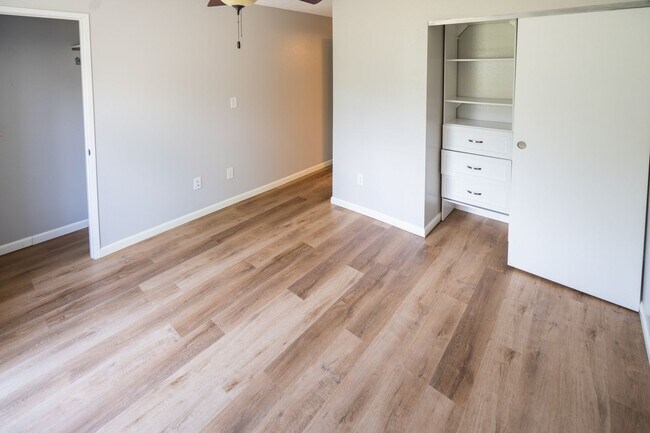 Building Photo - 2-Bedroom, 2-Bathroom Home in Waipahu – 2 Parking Stalls & Private Backyard
