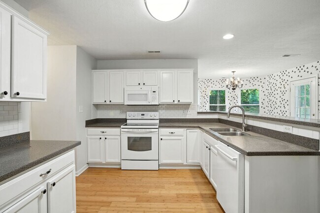 Building Photo - Welcome Home to the Springhill Community!