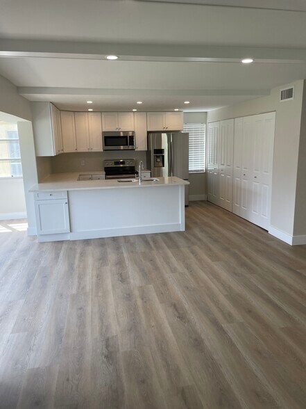 Building Photo - 1400 Pompei Ln