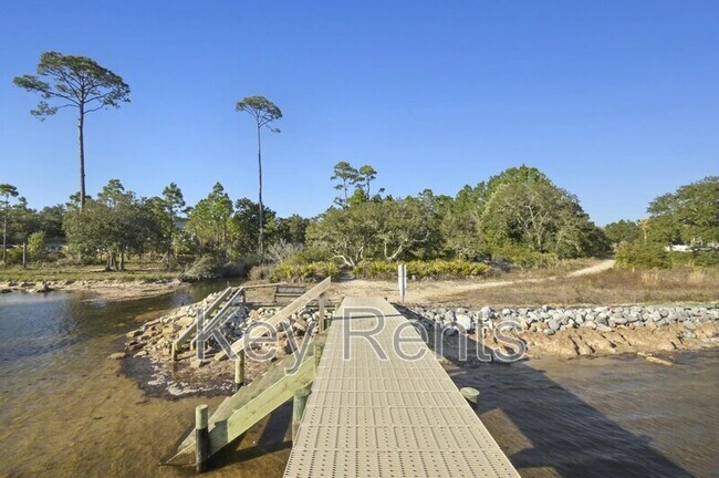 Building Photo - 1789 Sound Hammock Dr