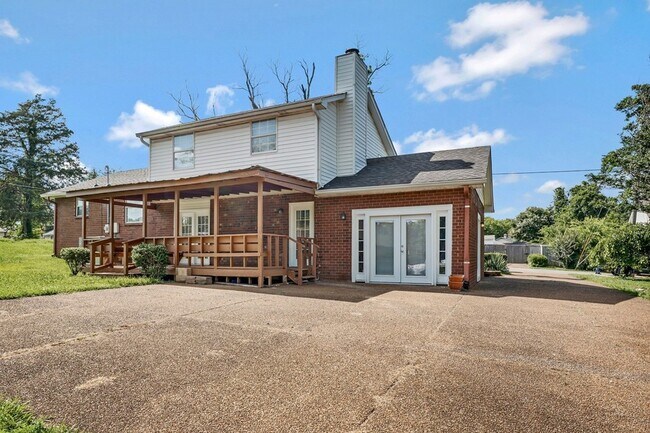 Building Photo - 3401 Shakertown Rd