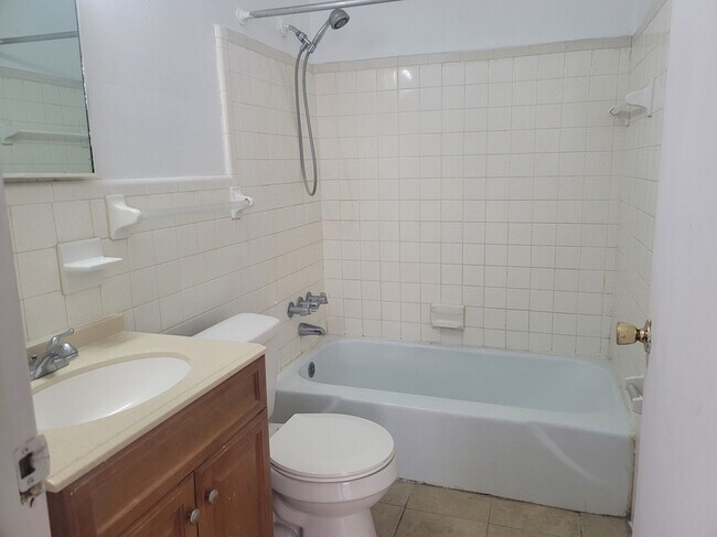 Building Photo - 317 E Florida St