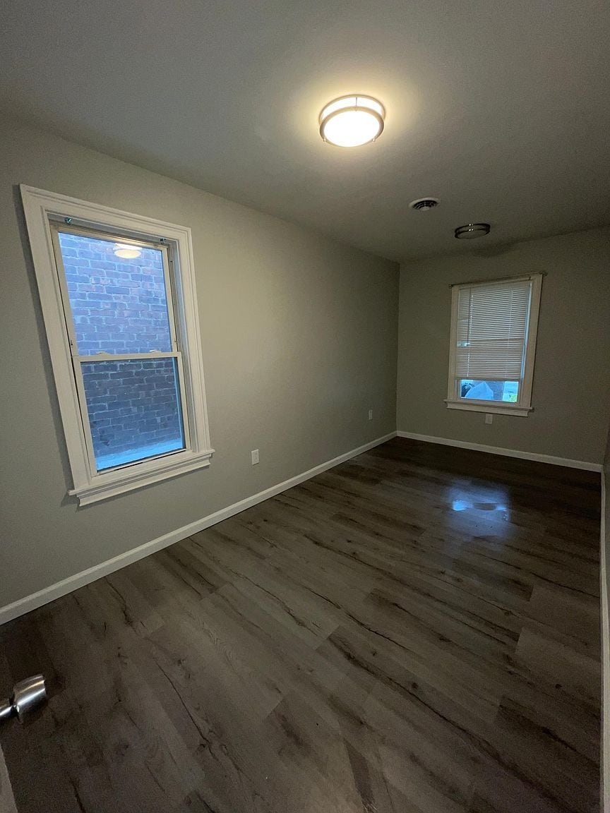 Building Photo - 46 Craig St