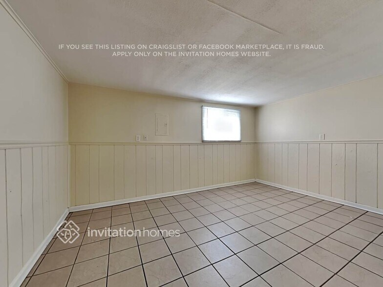 Building Photo - 189 N Pinecrest Rd