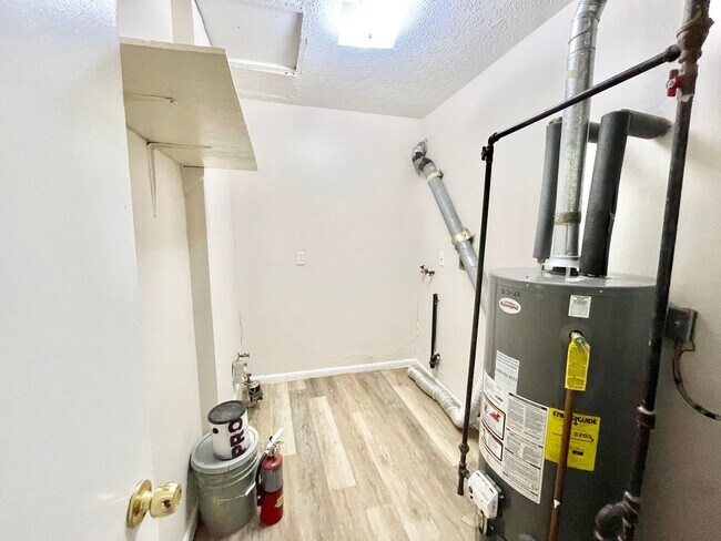 Building Photo - 3 Bedroom Ranch Home