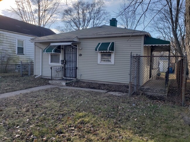 Building Photo - BEAUTIFUL HOME LOCATED CLOSE TO EVERYTHING WITH GARAGE!