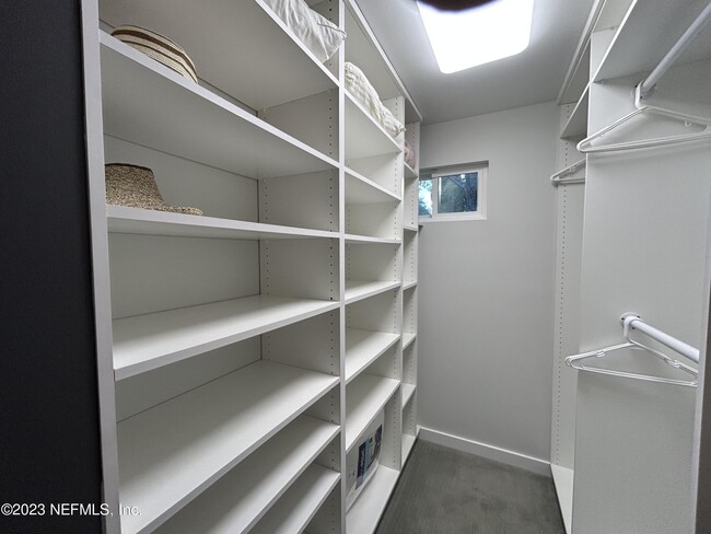 Building Photo - 937 Espinado Ave