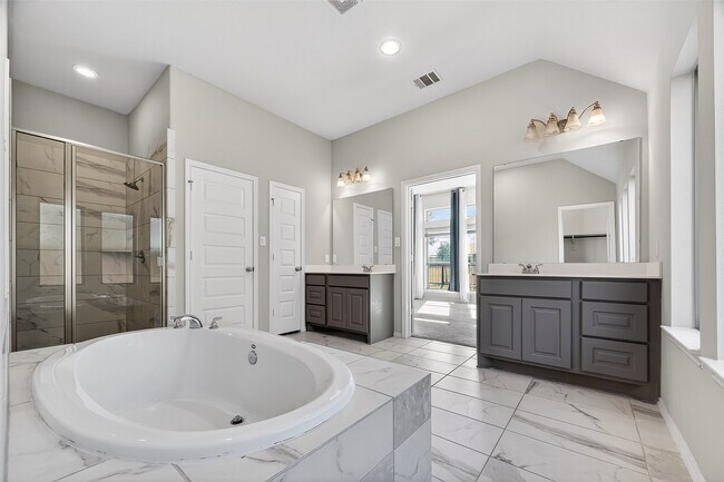 Building Photo - 3610 Brattain Dr