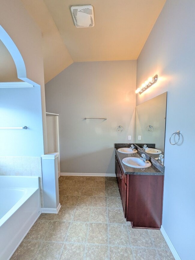 Building Photo - 2609 Serenity Ln