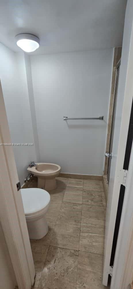 Building Photo - 2843 S Bayshore Dr