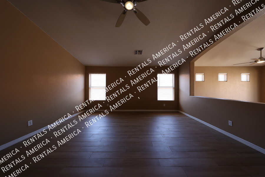 Building Photo - 42604 W Oakland Dr