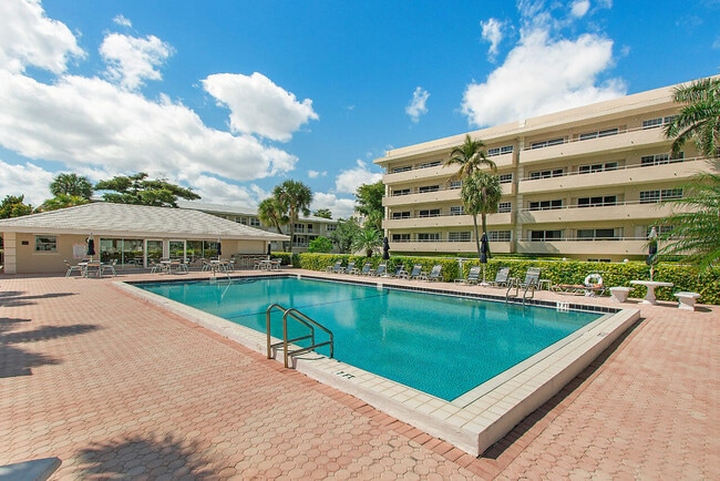 Building Photo - 1299 S Ocean Blvd