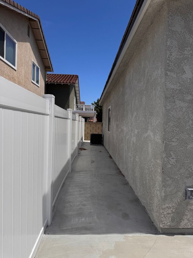 Building Photo - ADU Fountain Valley