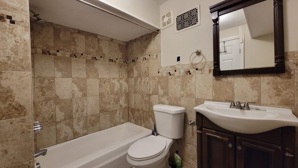 Building Photo - 539 Quinnipiac Ave