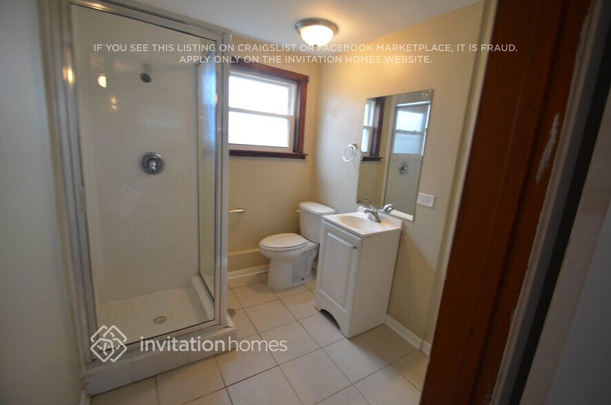 Building Photo - 6200 S Meade Ave