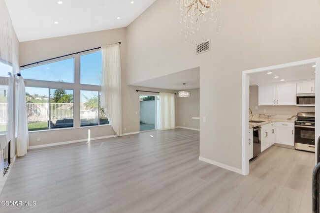 Building Photo - 24739 Vía Madera