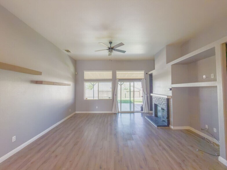 Building Photo - 8959 Wedgewood Ct