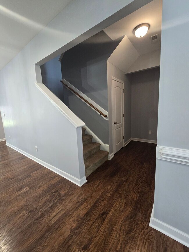 Building Photo - NEW LISTING- 4 bd/ 2.5 ba located MINUTES from Fort Bragg! Quiet Neighborhood!
