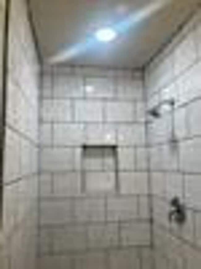 Building Photo - 2408 Lake Air Dr