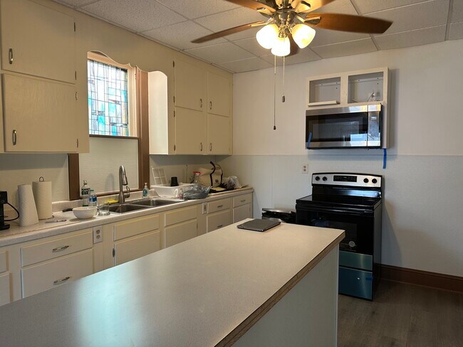 Building Photo - 239 N Stratton St