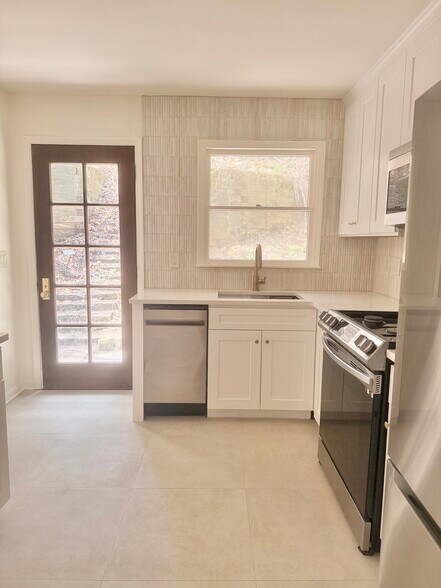 Building Photo - 36 W Prospect St