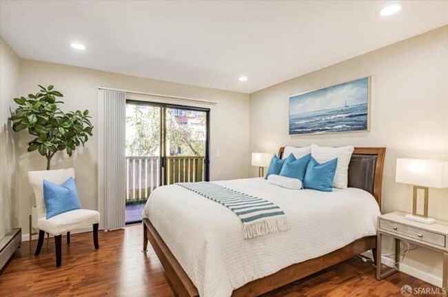 Building Photo - Bluff