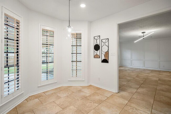 Building Photo - 16814 Windypine Dr