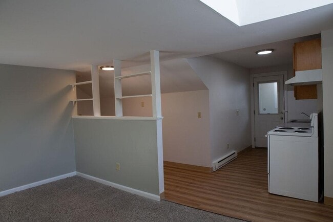 Building Photo - 180 N Main St