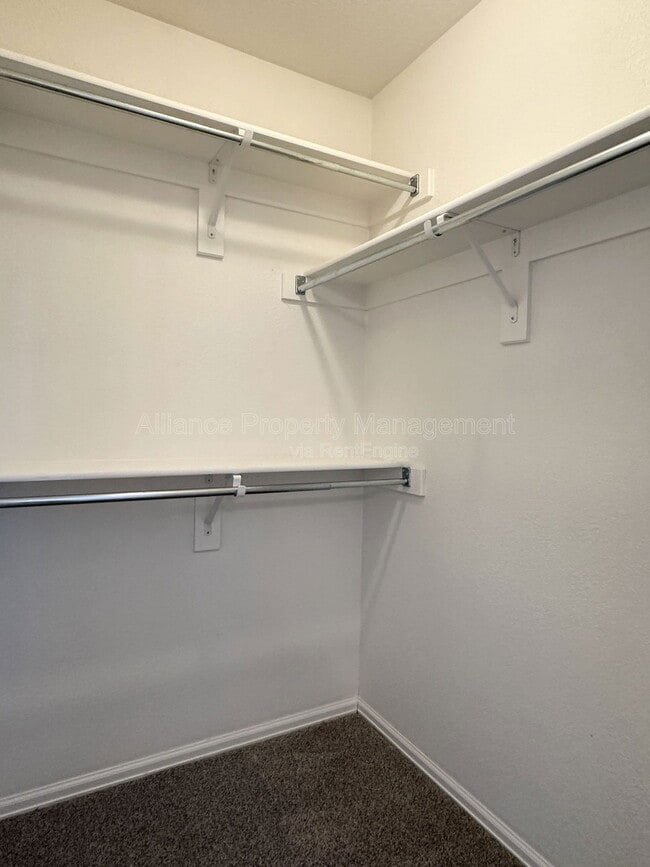 Building Photo - 6243 Riverdale Dr