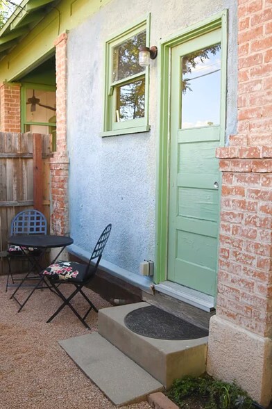 small enclosed and private side yard - 25 W 18th St