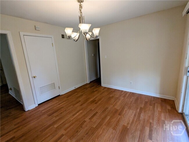 Building Photo - 1107 Meridian Dr