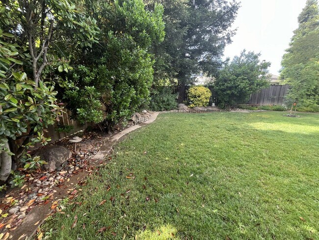 Building Photo - 9577 Fetlock Way