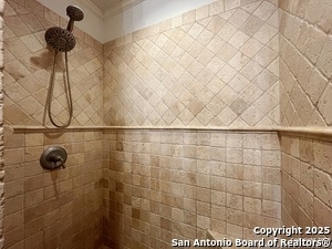 Building Photo - 127 Larchmont Dr