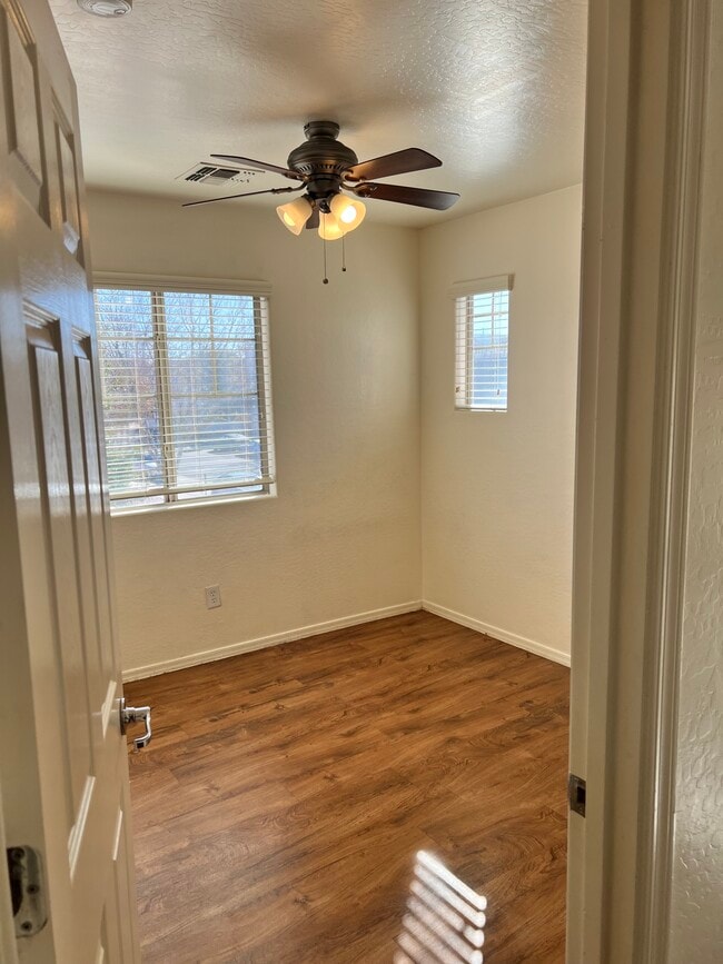 Building Photo - 14072 W Country Gables Dr