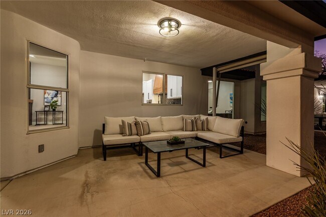 Building Photo - 4785 N Grand Canyon Dr