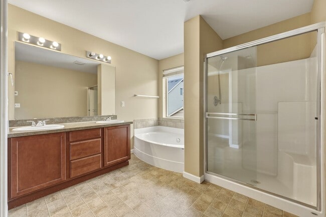 Building Photo - 4 bedrooms 2.5 baths 1826 sq.ft. Olympia School District