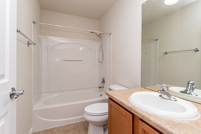 Building Photo - Comfortable Monument Townhome with 2-Car Garage & Easy I-25 Access!!