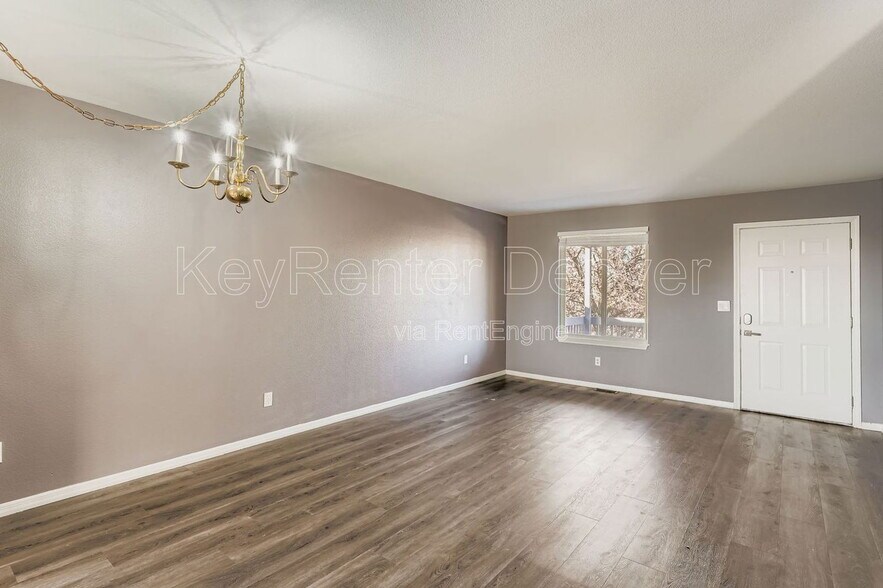 Building Photo - 2900 W 65th Ave