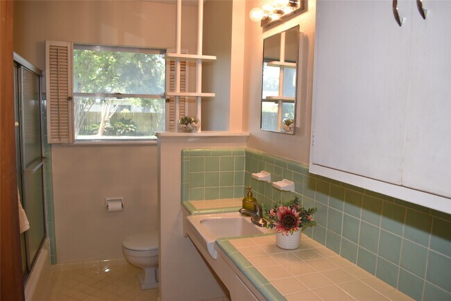 Building Photo - 5911 Hornwood Dr